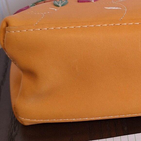 Portland Leather Goods Folklore Small Raindrop Snap in Sunflower - Picture 6 of 8